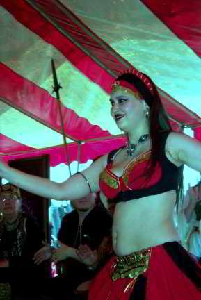 Closing Show / Pub Sing - dancers