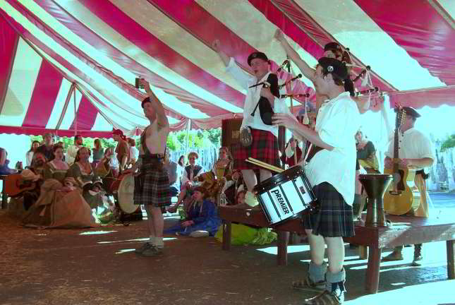 Closing Show / Pub Sing - then Scotland Rising gets everyone pumped up