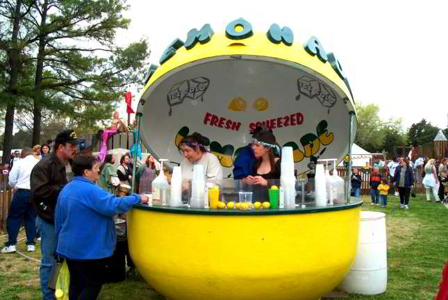 Lemonaid Vendor - now that's a period booth design!
